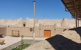 Deshon Qala Guest House